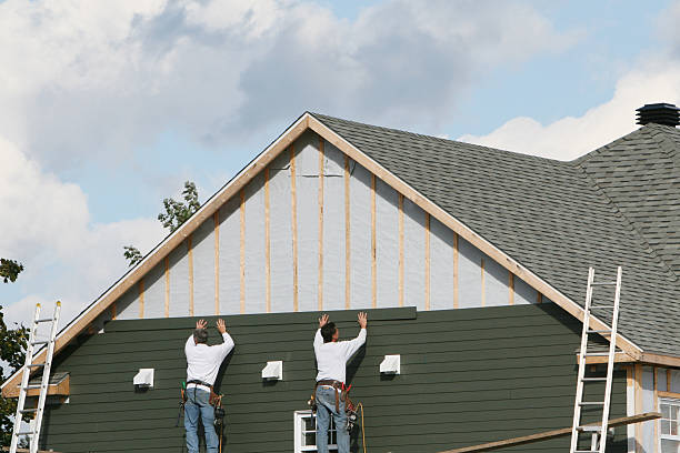 Professional Siding Contractor technician working in New Albany, OH